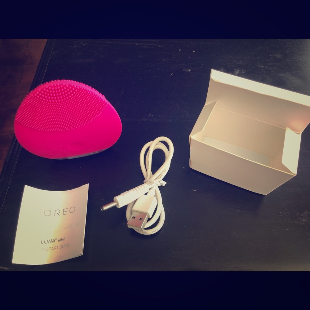 Foreo LUNA mini Facial Cleansing Product